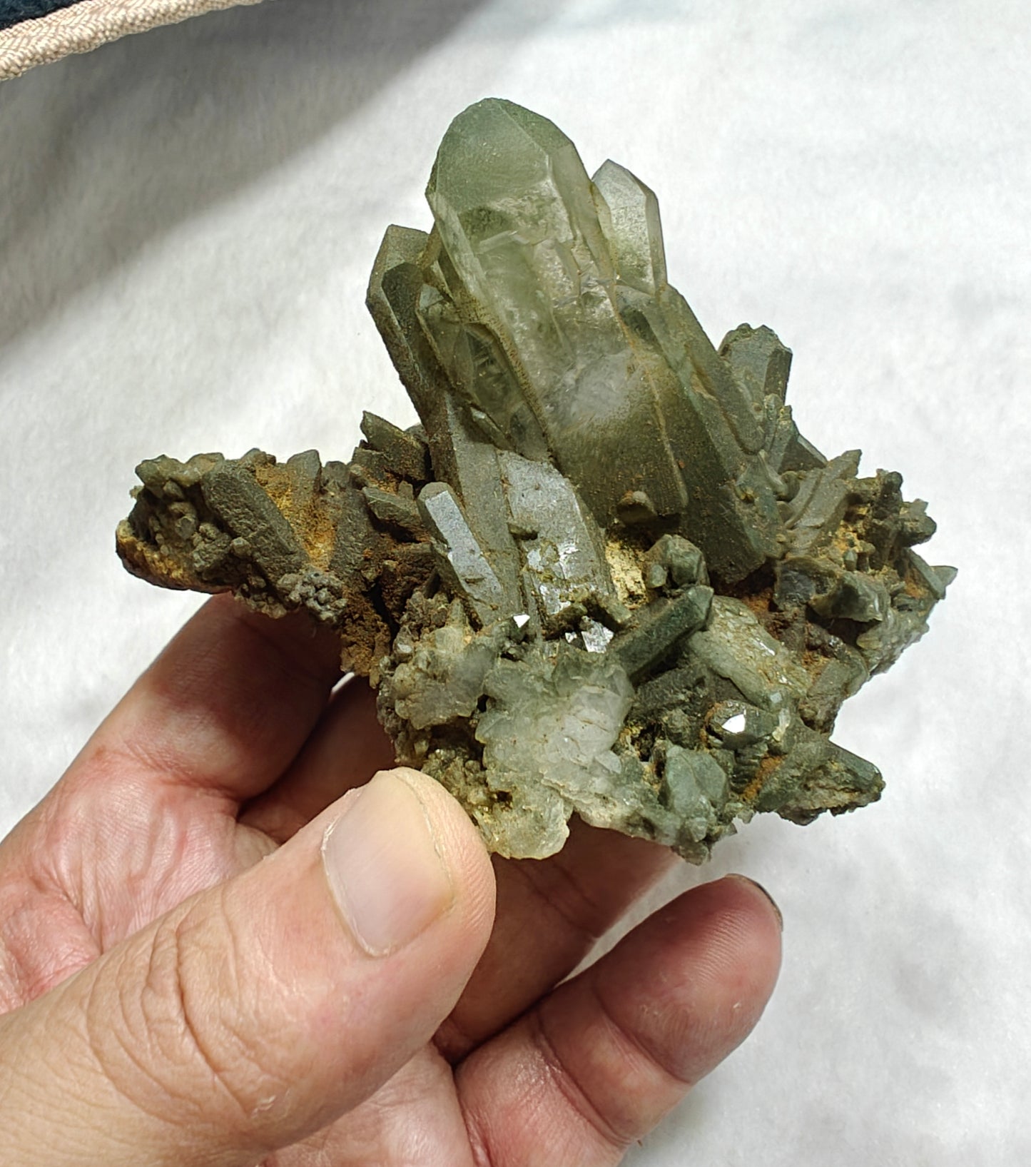 An Aesthetic Natural crystals cluster of beautifully terminated Chlorite Quartz 200 grams