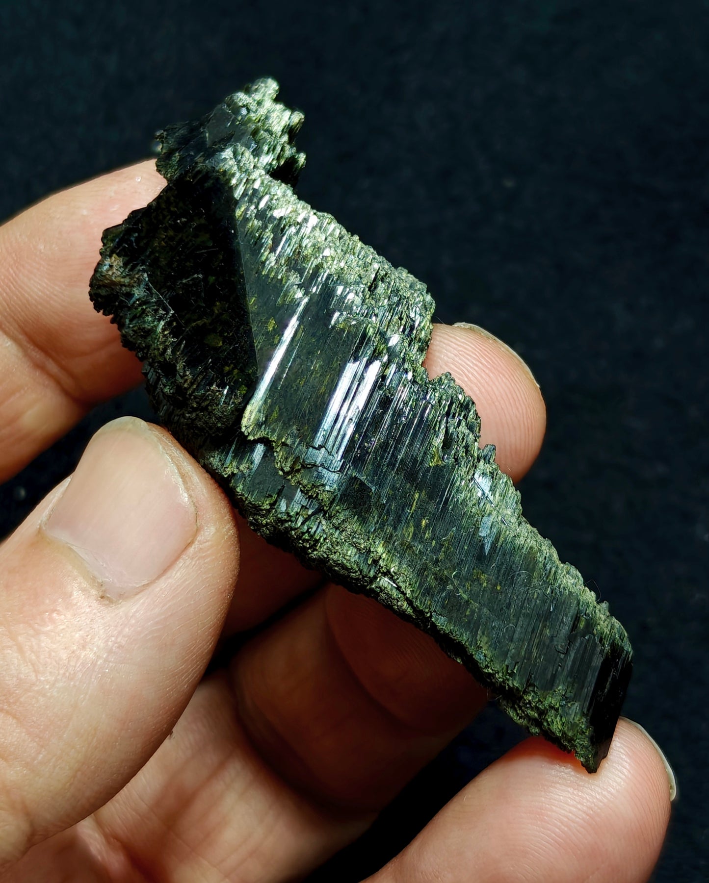 Natural aegirine crystal 29 grams