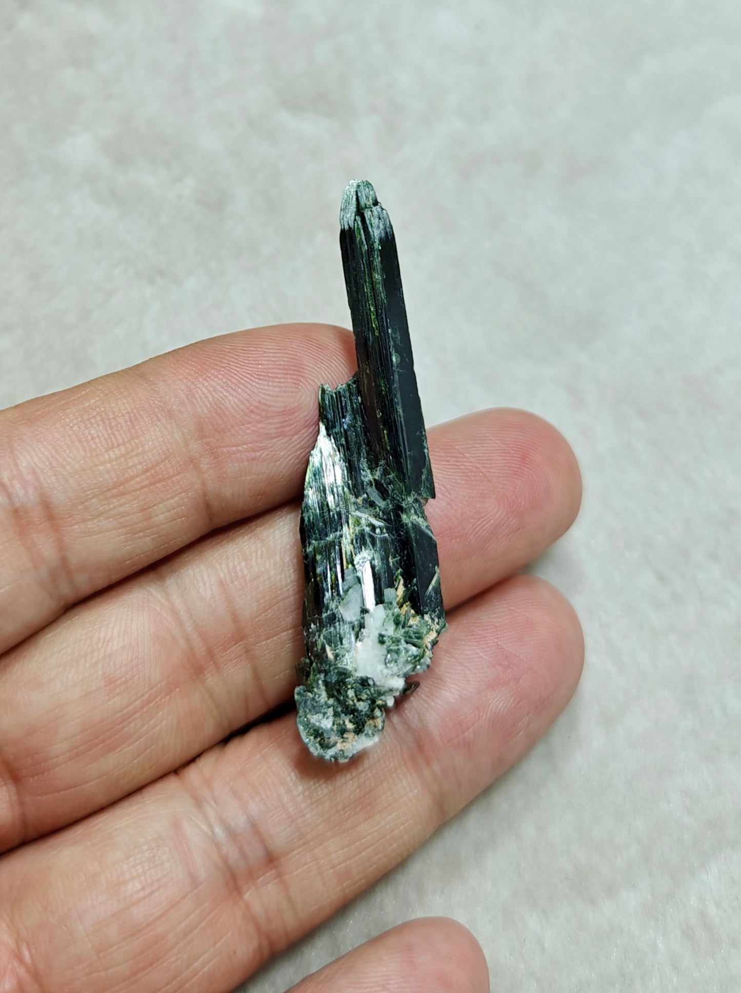 Natural aegirine crystals cluster specimen 8 grams