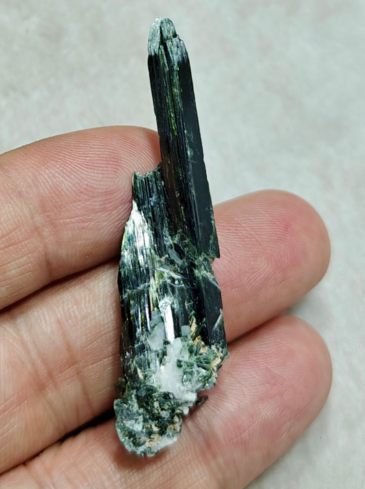 Natural aegirine crystal 8 grams