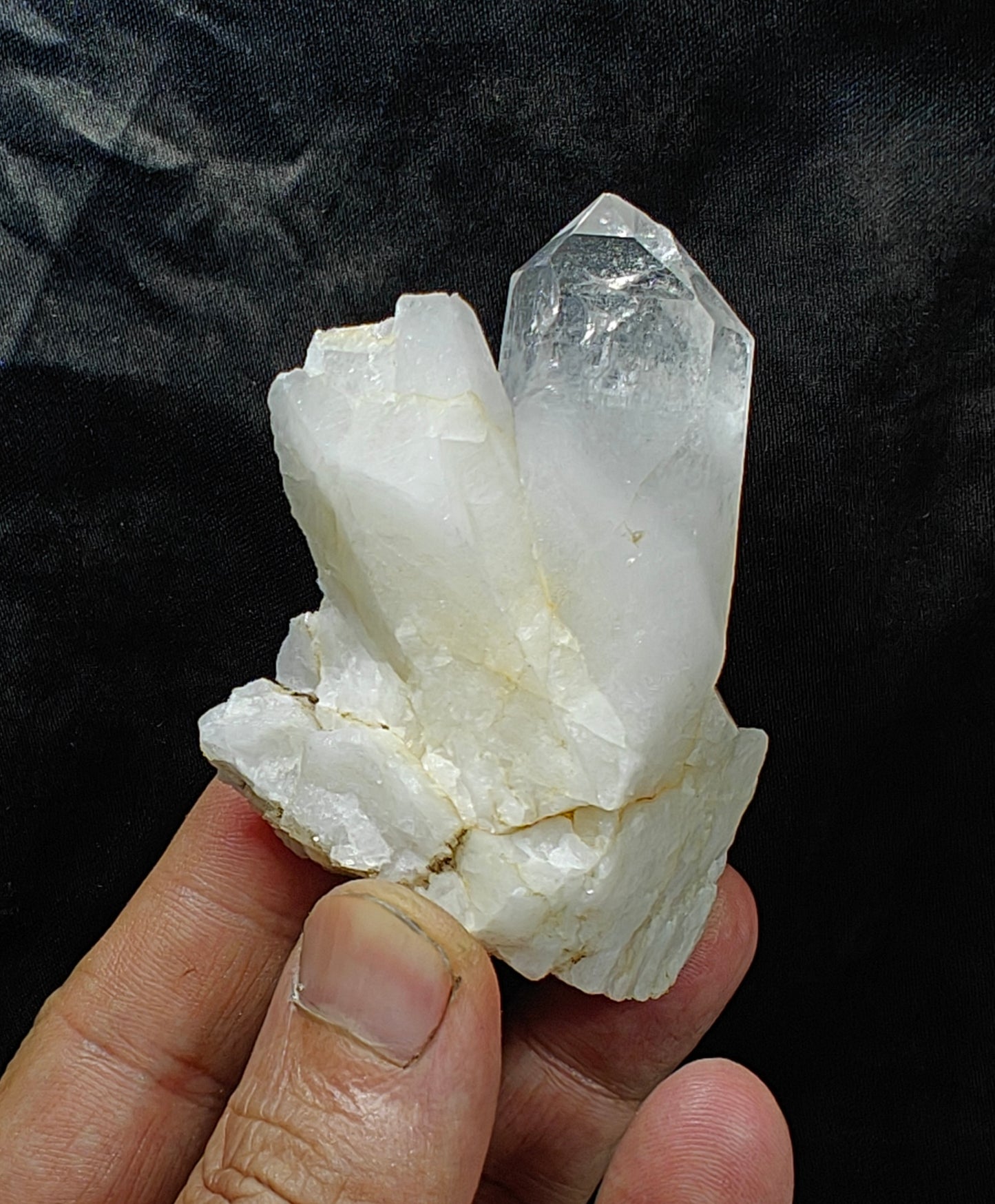 Natural Quartz Crystal 122 grams