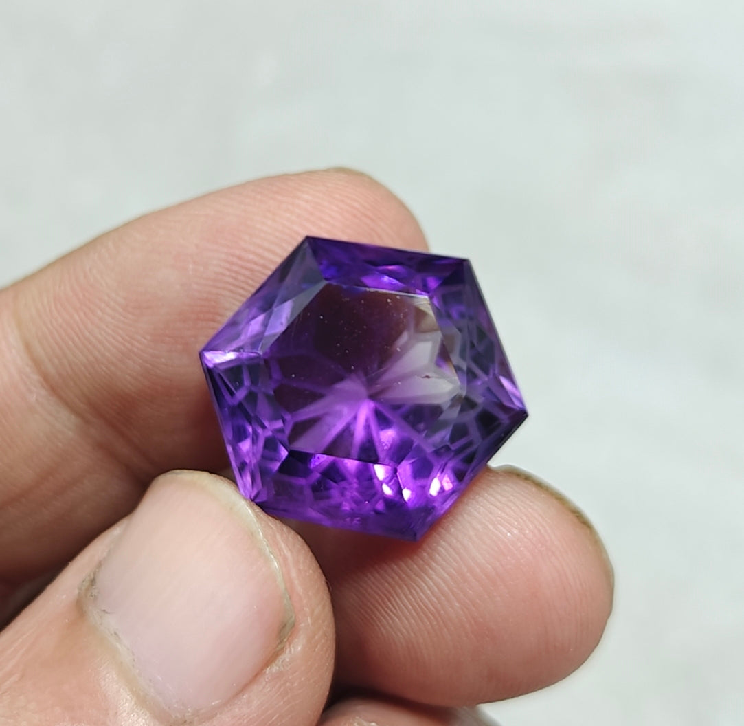 fancy hexagon faceted amethyst gemstone 30 carats