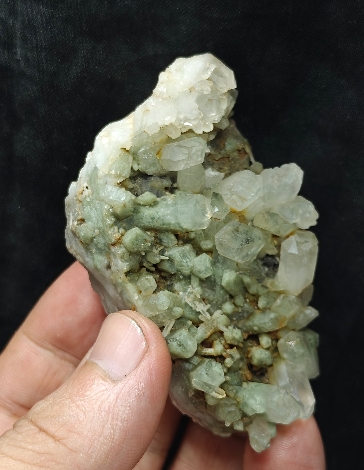 Natural terminated Chlorite Quartz crystals cluster 133 grams