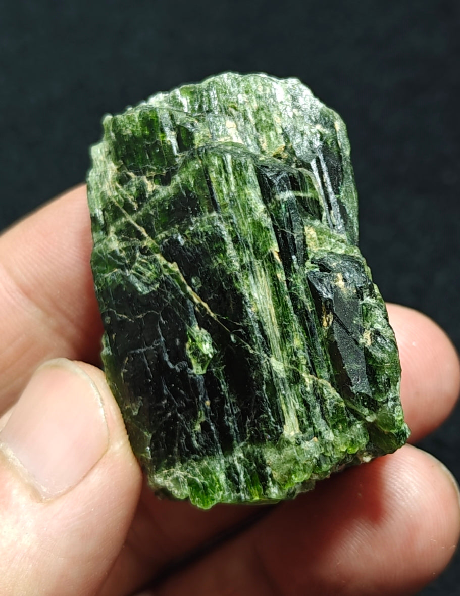 An amazing specimen of diopside crystal 62 grams