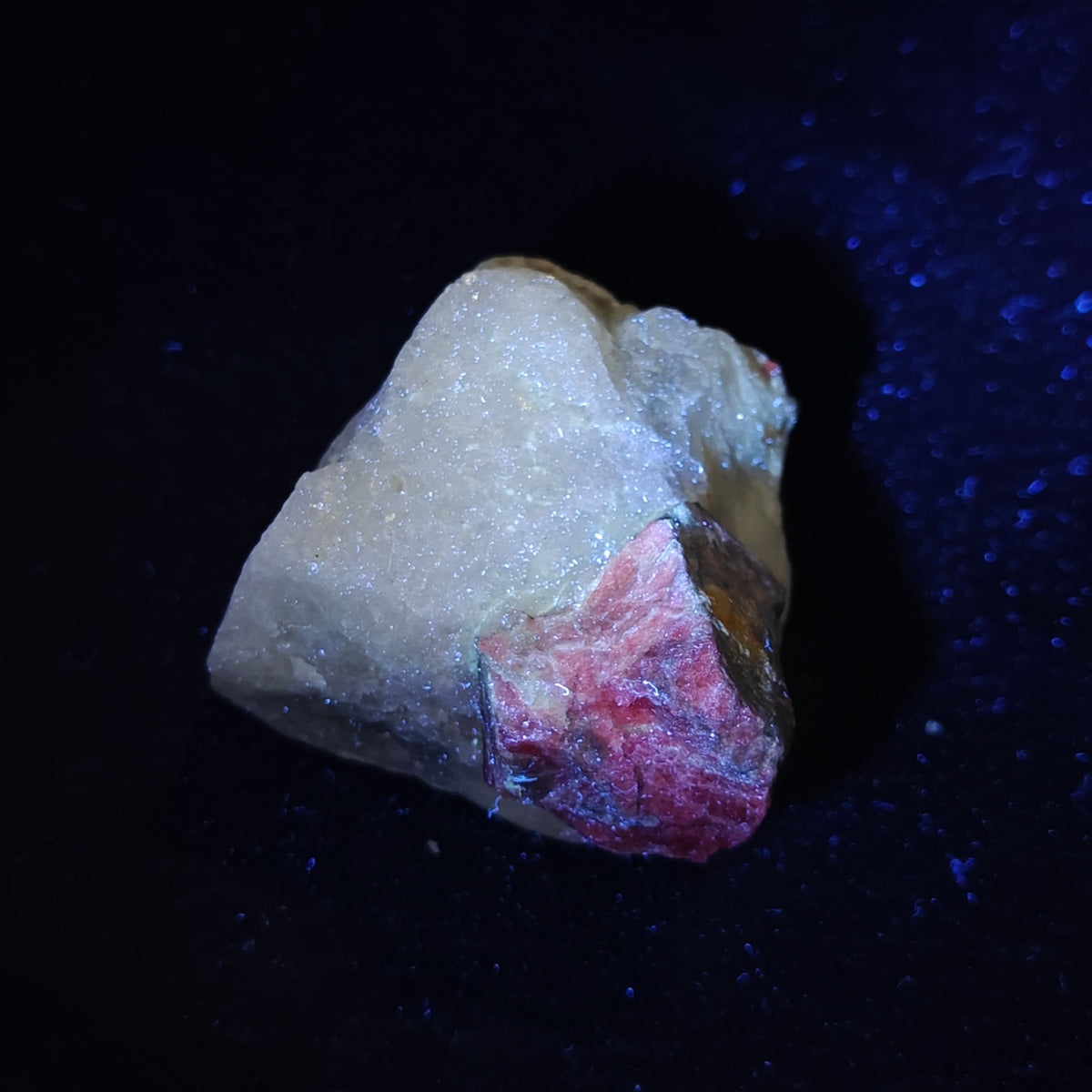 Natural fluorescent spinel specimen 294 grams