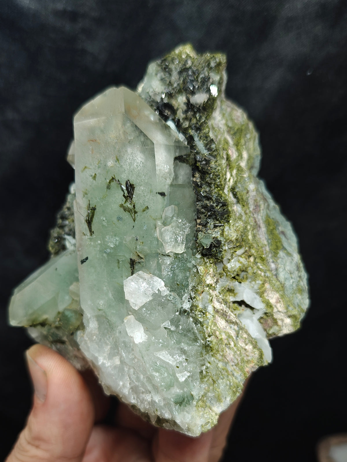 Natural quartz Epidote cluster 448 grams