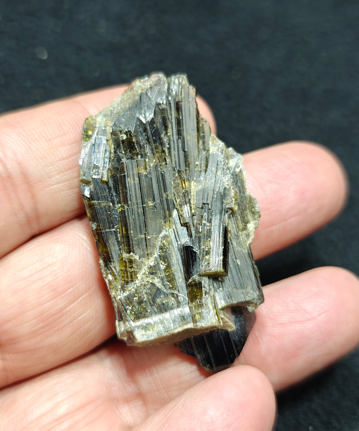 Epidote crystal 18.5 grams