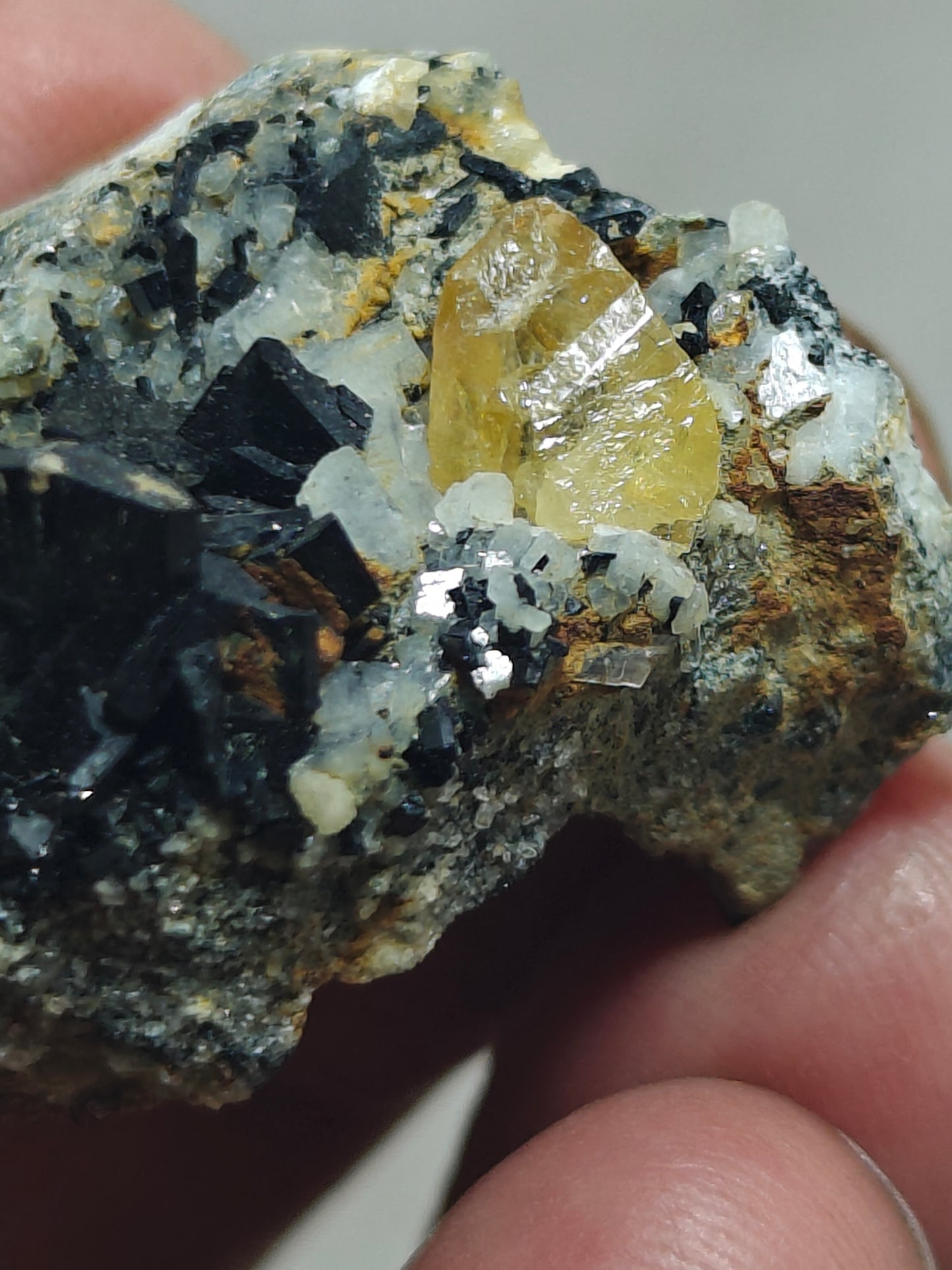 Titanite sphene with actinolite or possibly aegirine on matrix 23 grams