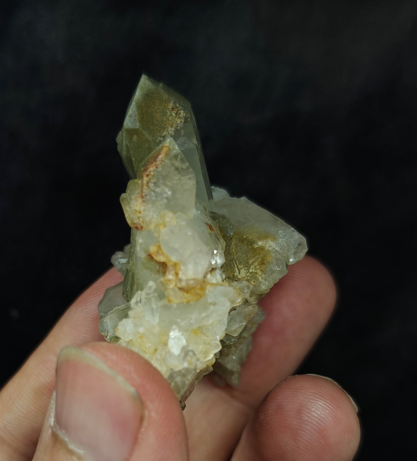 Natural chlorite quartz crystal 40 grams