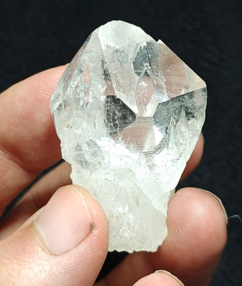 An amazing specimen of twin terminated clear Quartz Crystals 44 grams