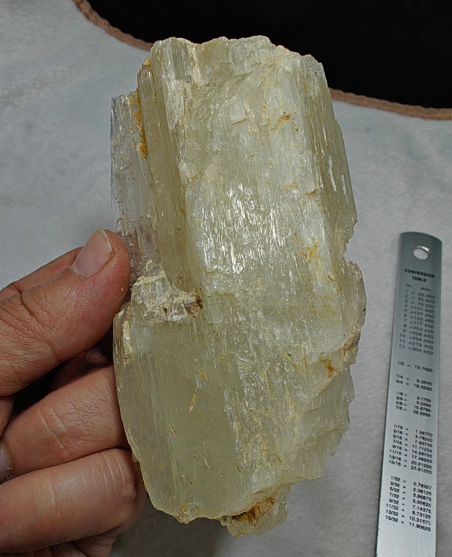 Natural spodumene crystal 548 grams