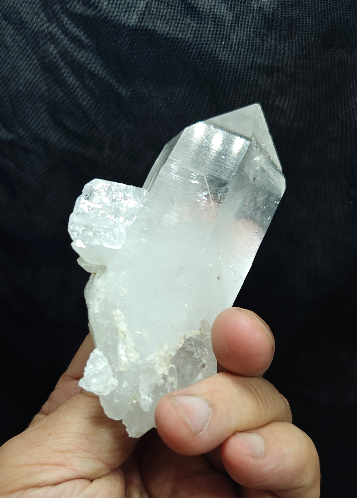 Natural clear Quartz Crystal 166 grams