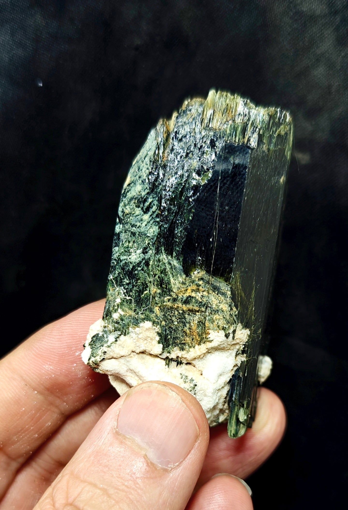 Single beautiful aesthetic terminated aegirine crystal specimen with Albite 140 grams