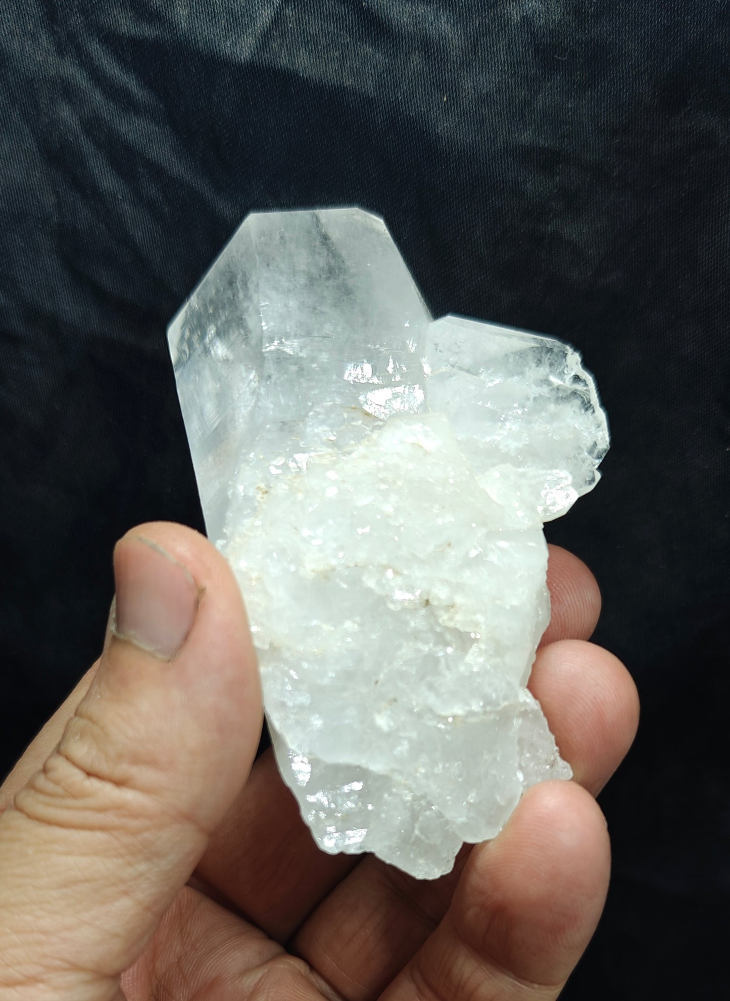 Natural clear Quartz Crystal 166 grams