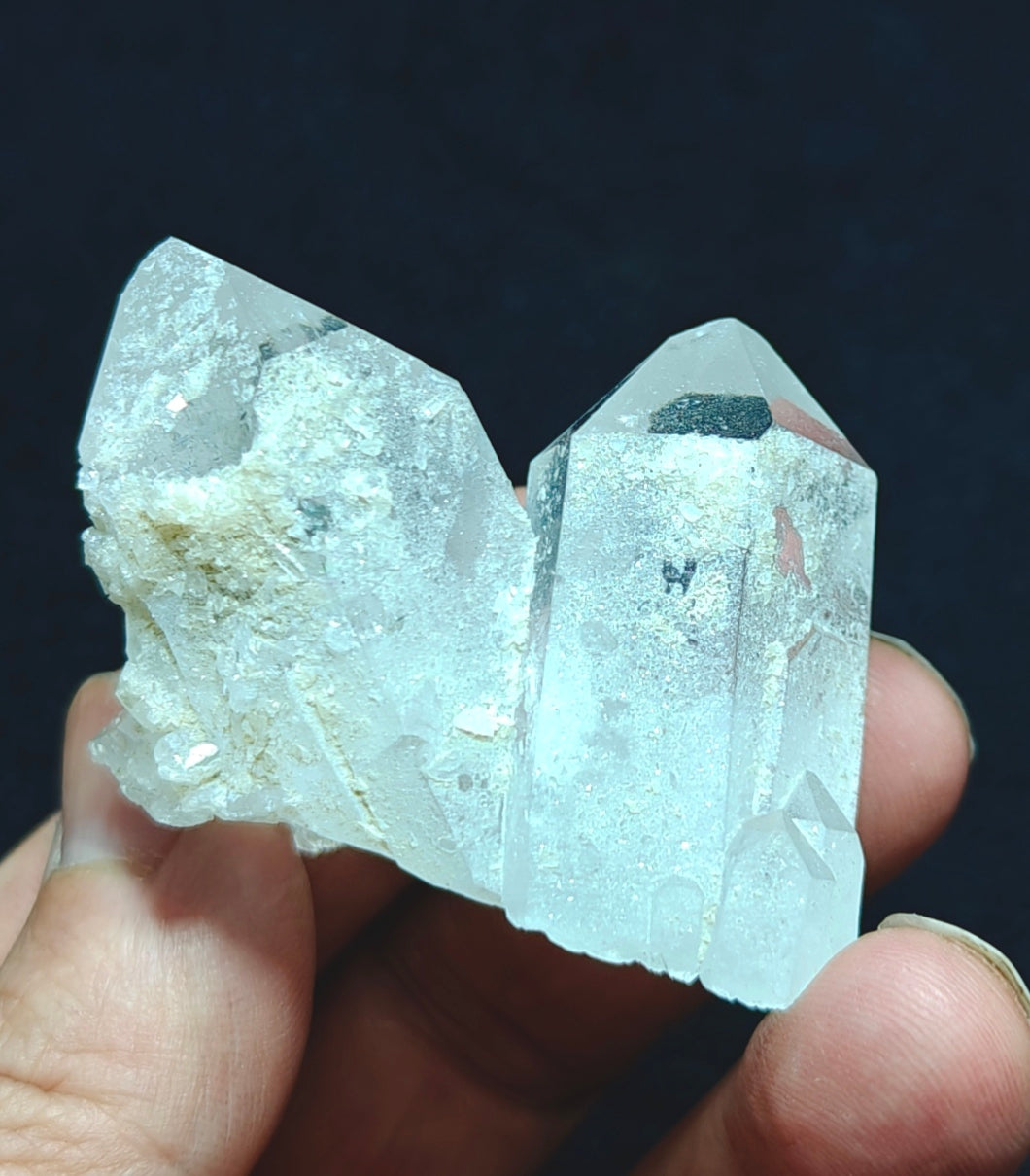 Twin terminated Quartz Crystals interconnected 76 grams