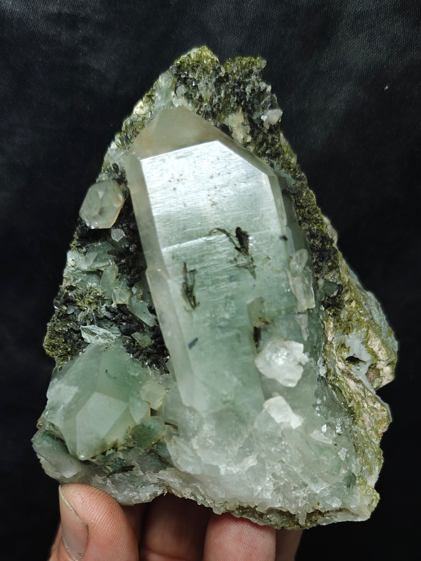 Natural quartz Epidote cluster 448 grams