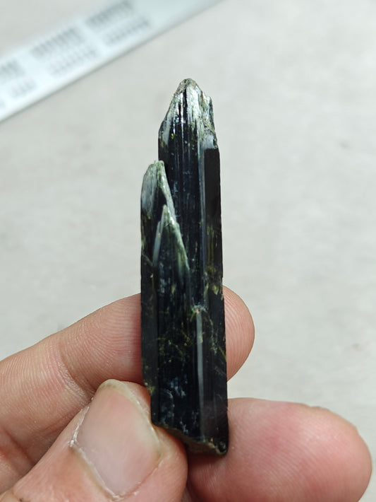 Aegirine crystal specimen 9 grams