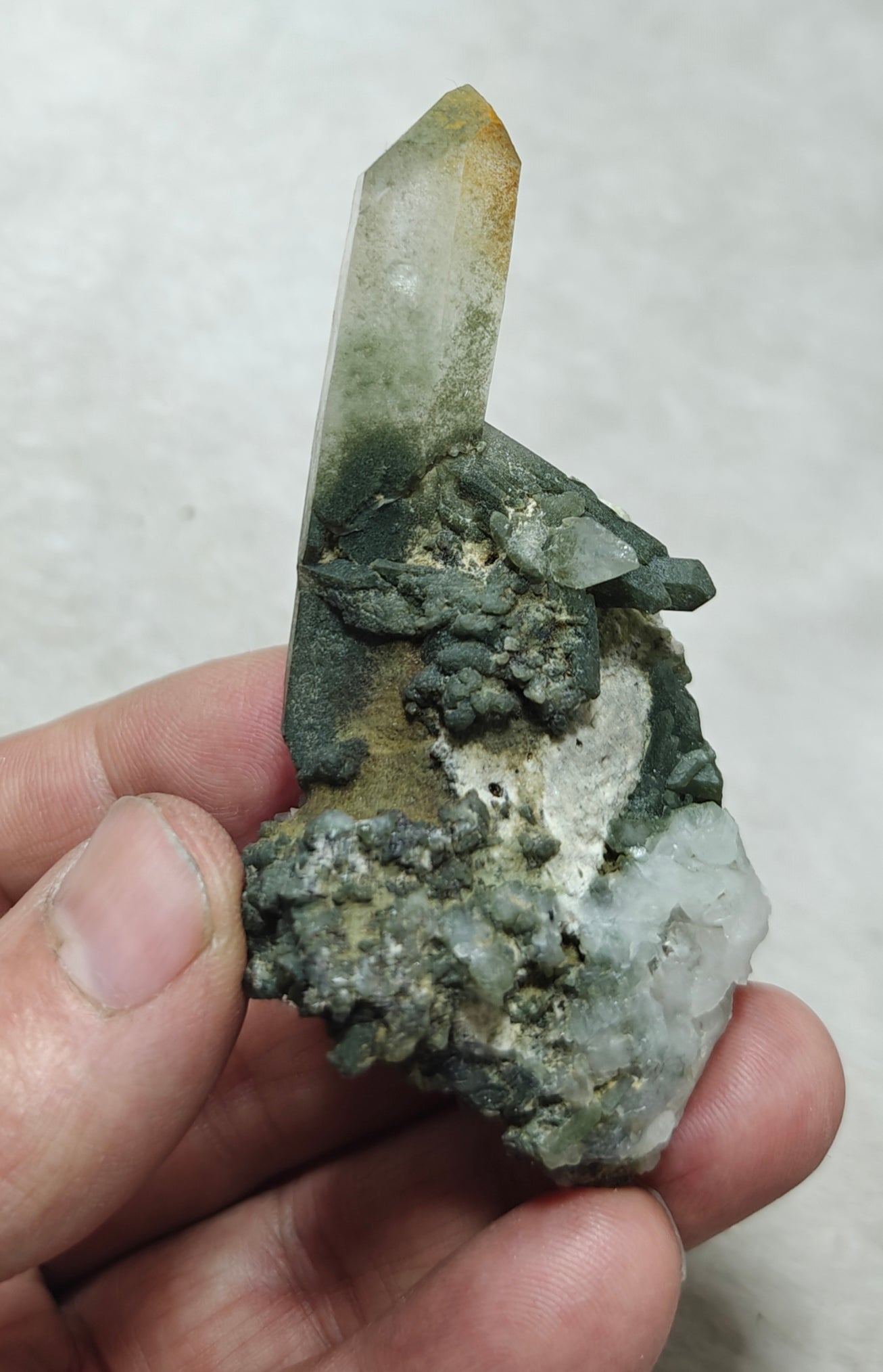 Chlorite Quartz cluster 70 grams