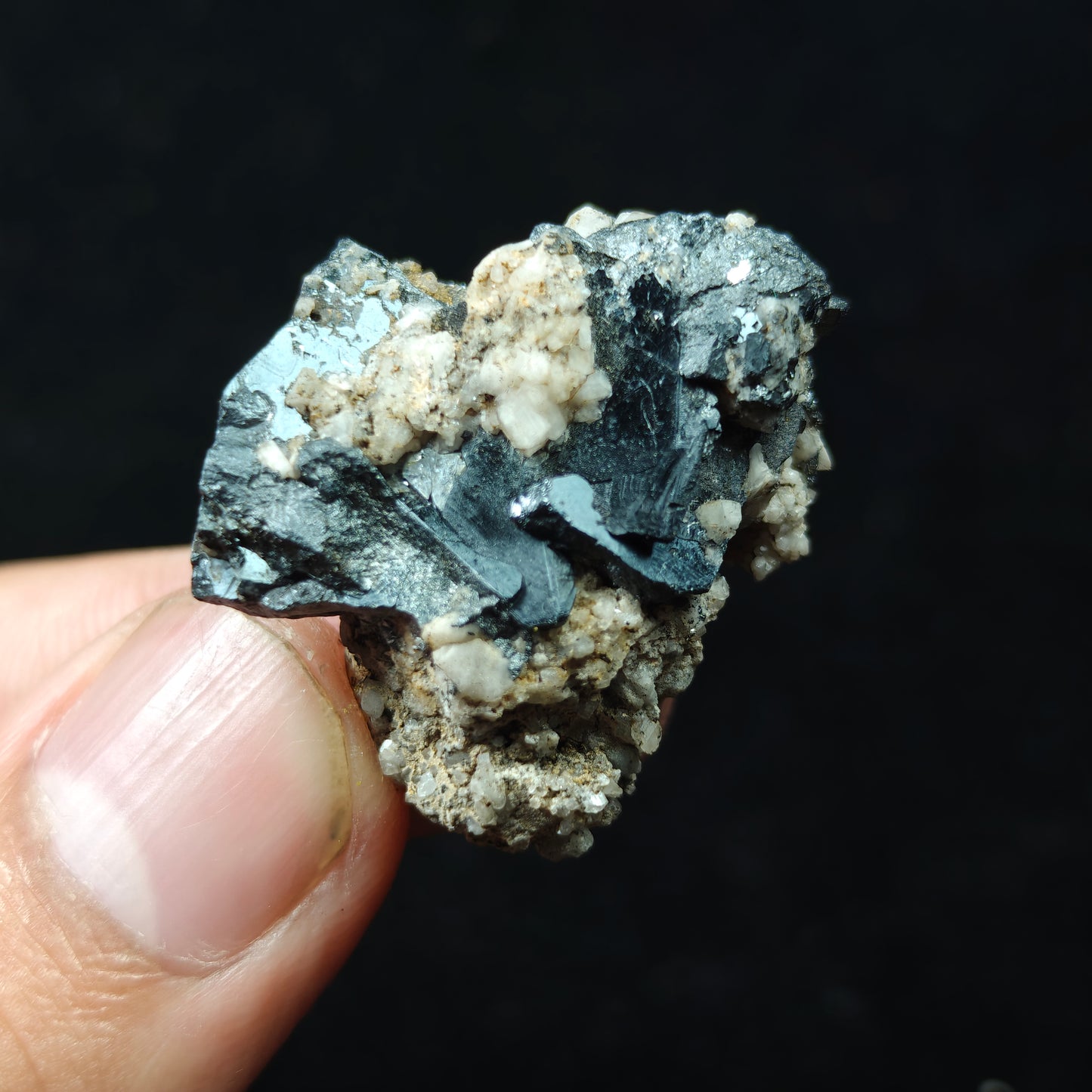 Natural hematite specimen 15 grams