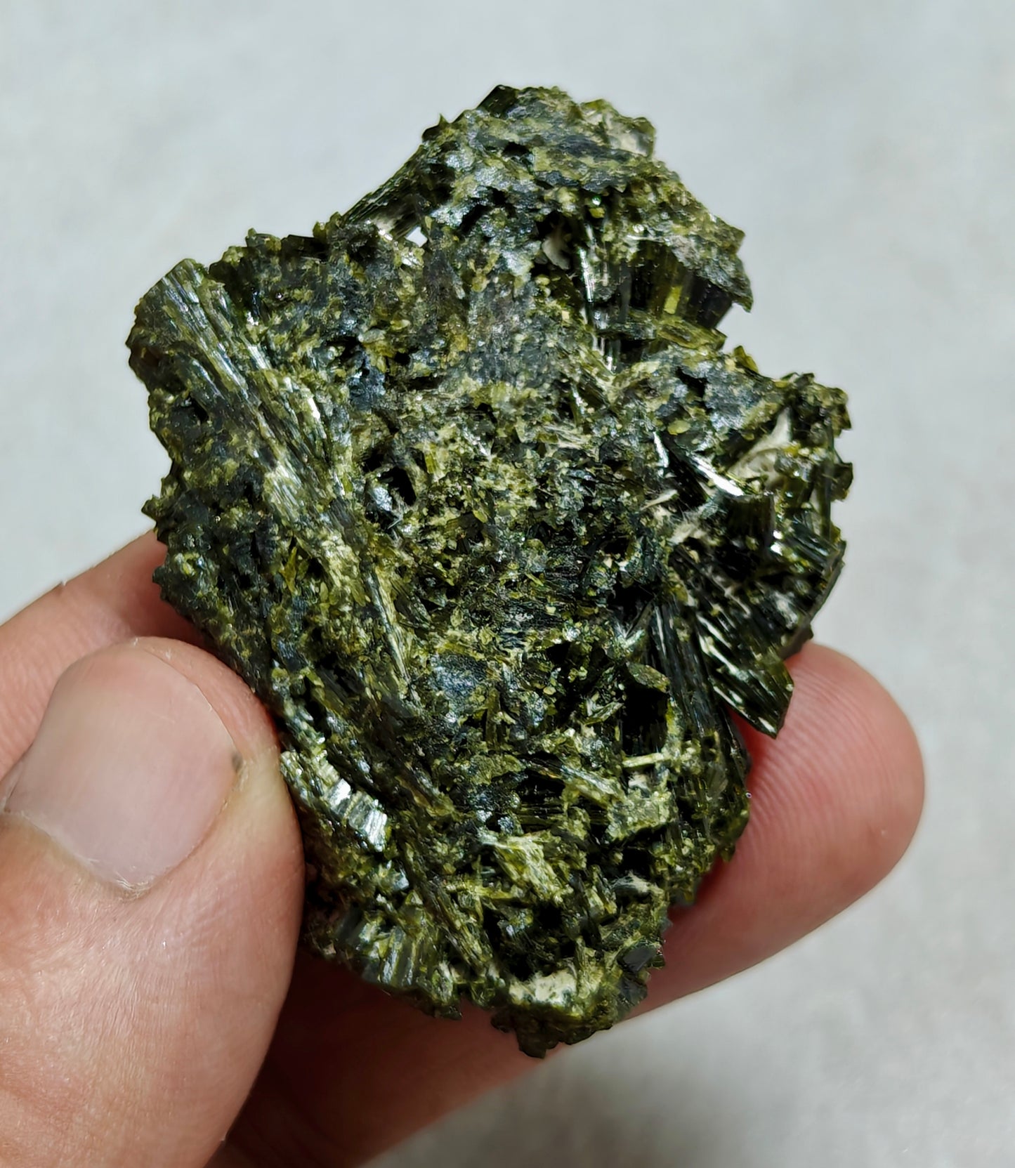 An Amazing specimen of lusterous Epidote 51 grams