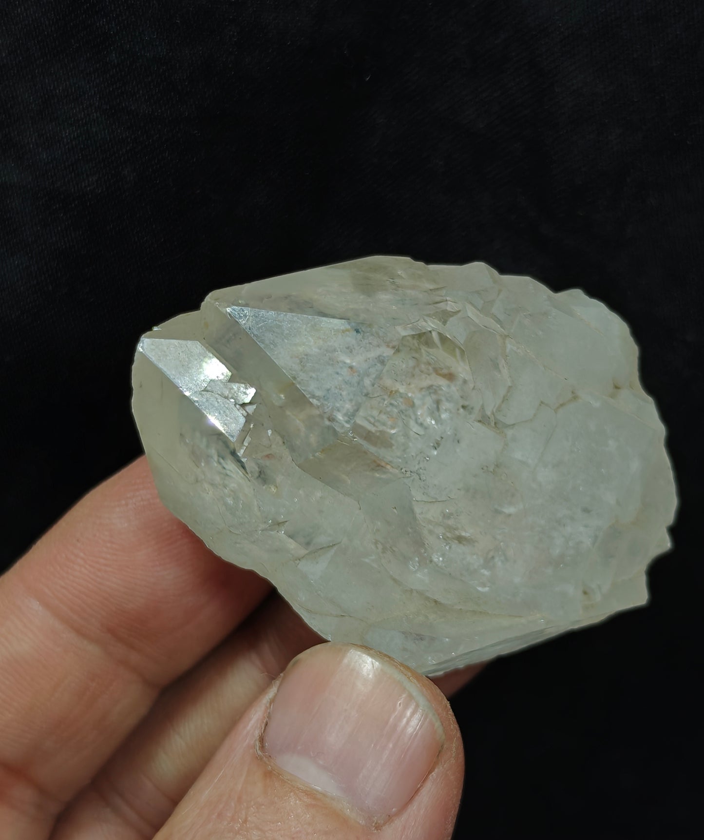 Natural gwindel quartz crystal 58 grams