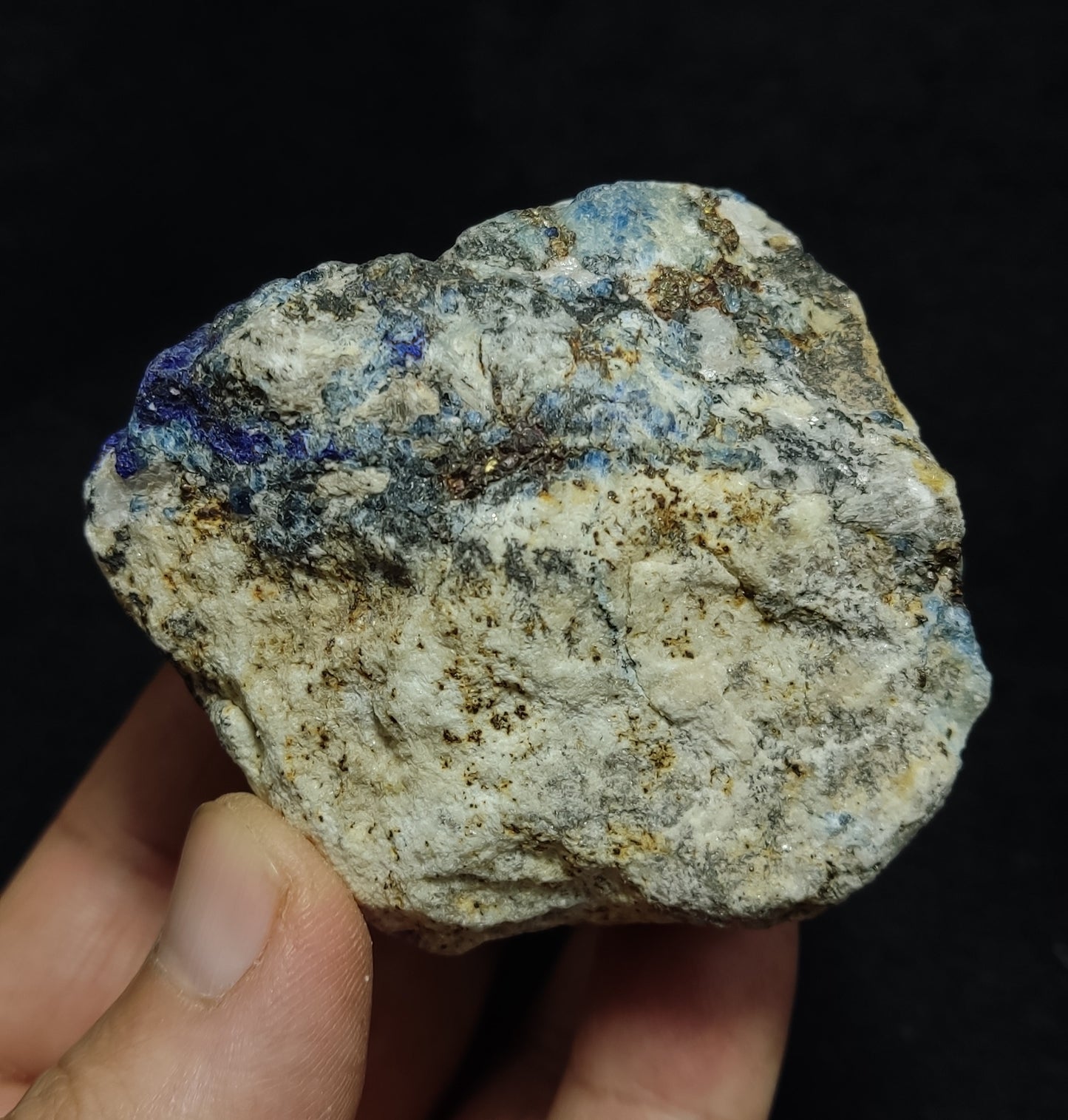 Lazurite/Sodalite/hauynite with Partly Fluorescent 274 grams