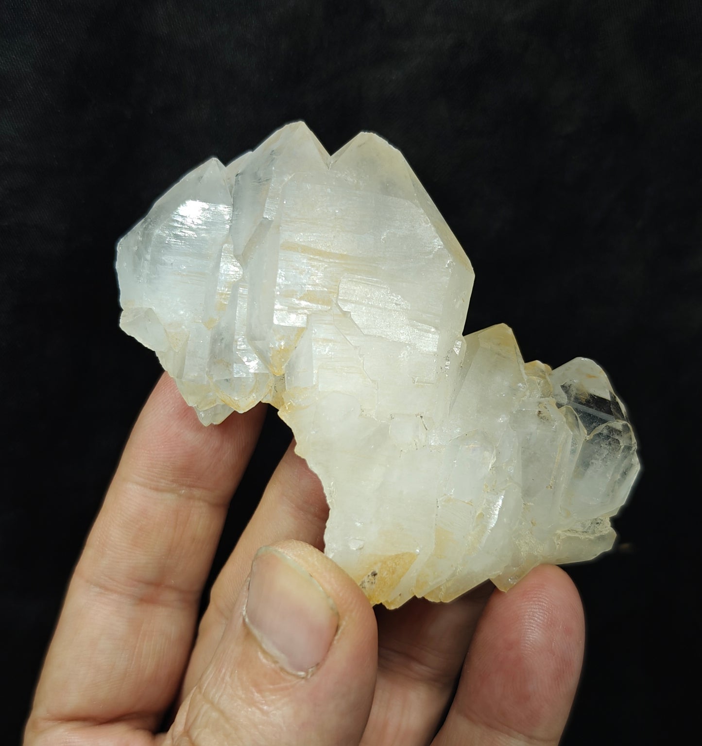 Quartz crystals cluster specimen 130 grams