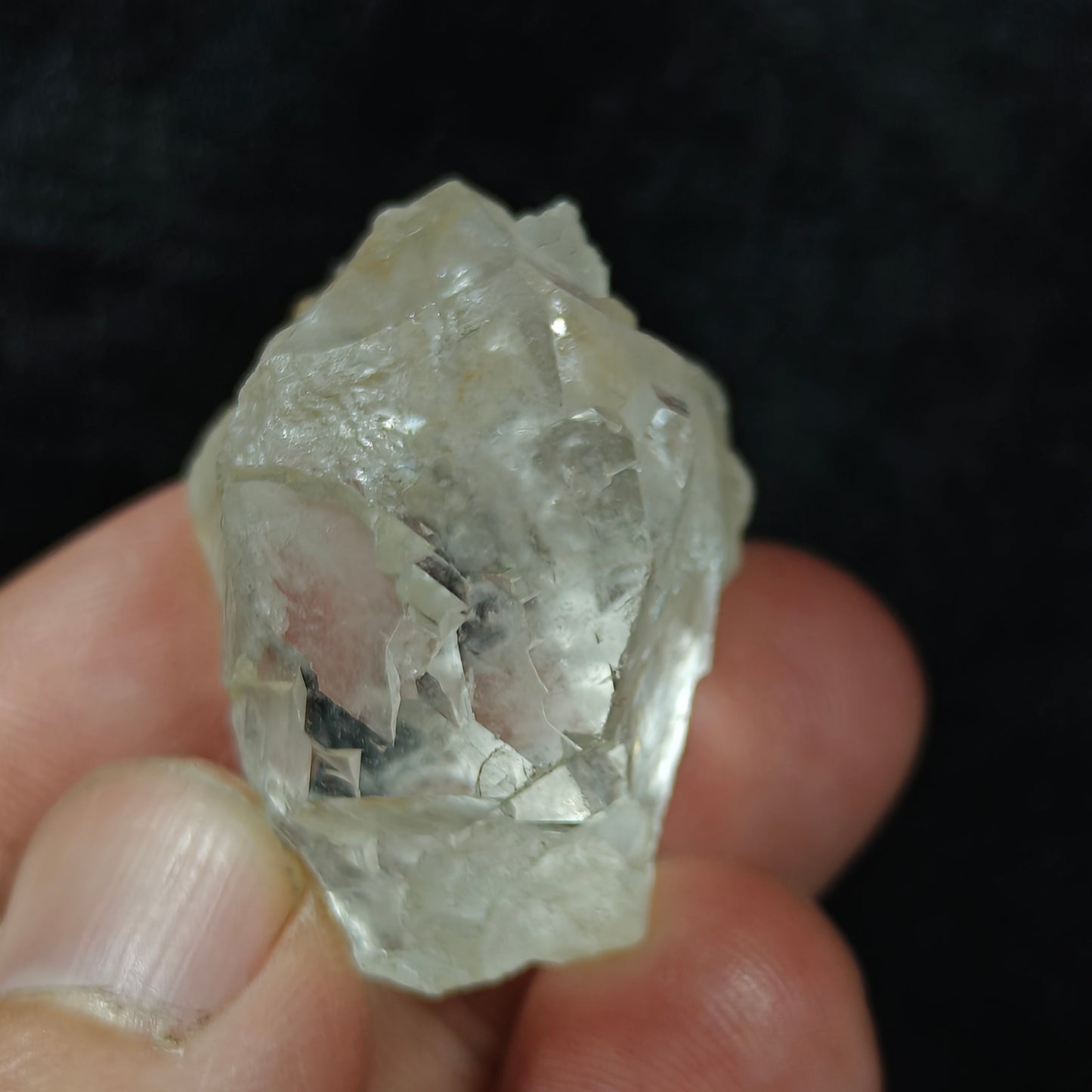 Natural gwindel quartz crystal 29 grams