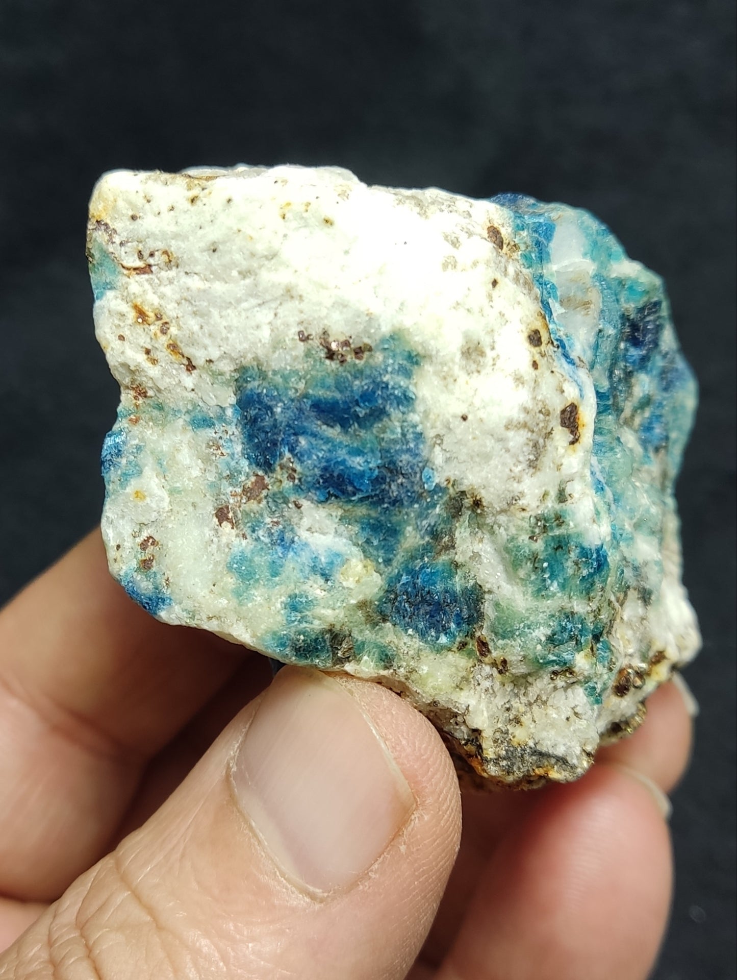 Lazurite/Sodalite/hauynite with Partly Fluorescent 135 grams