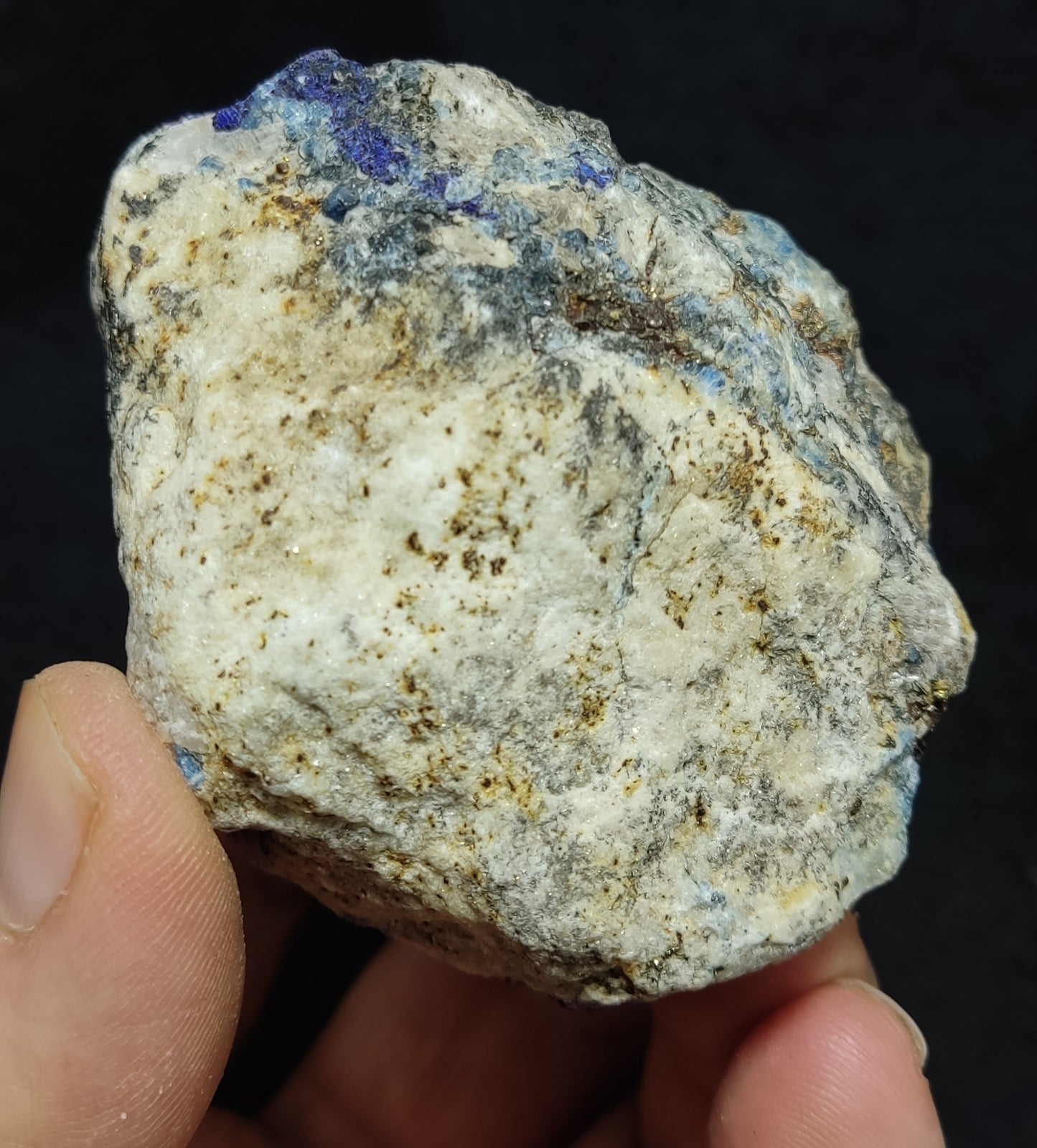 Lazurite/Sodalite/hauynite with Partly Fluorescent 274 grams