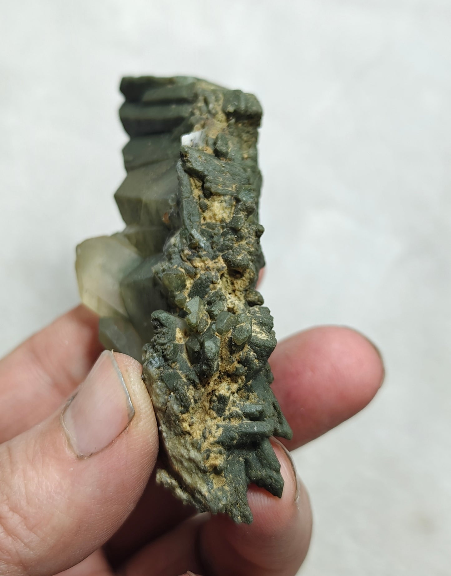 An Aesthetic Natural crystals cluster of beautifully terminated Chlorite Quartz 85 grams