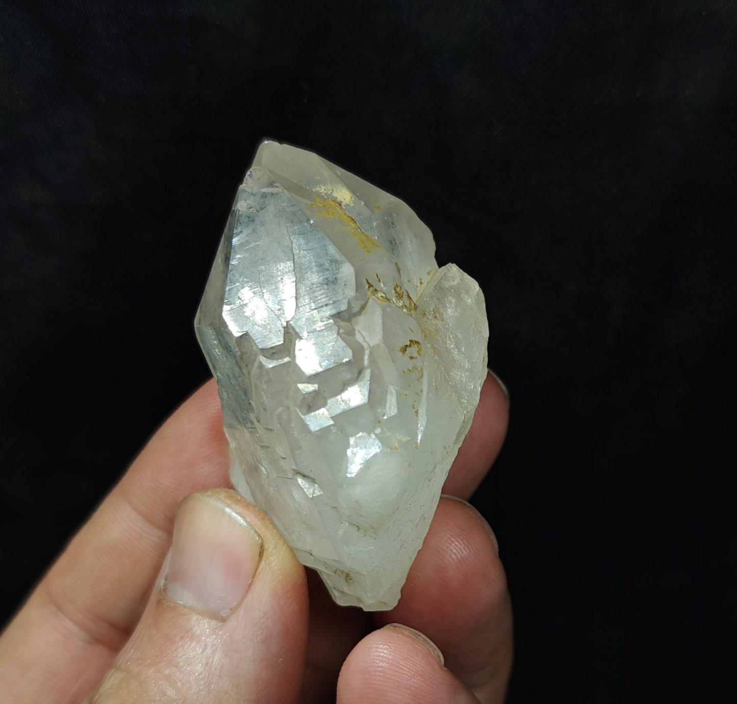 Natural gwindel quartz crystal 58 grams