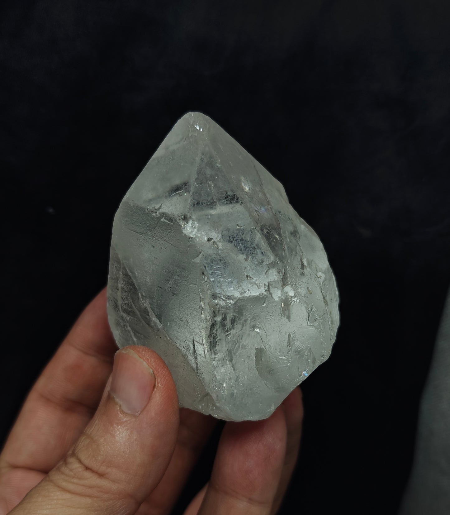 Natural clear terminated Quartz Crystal 306 grams