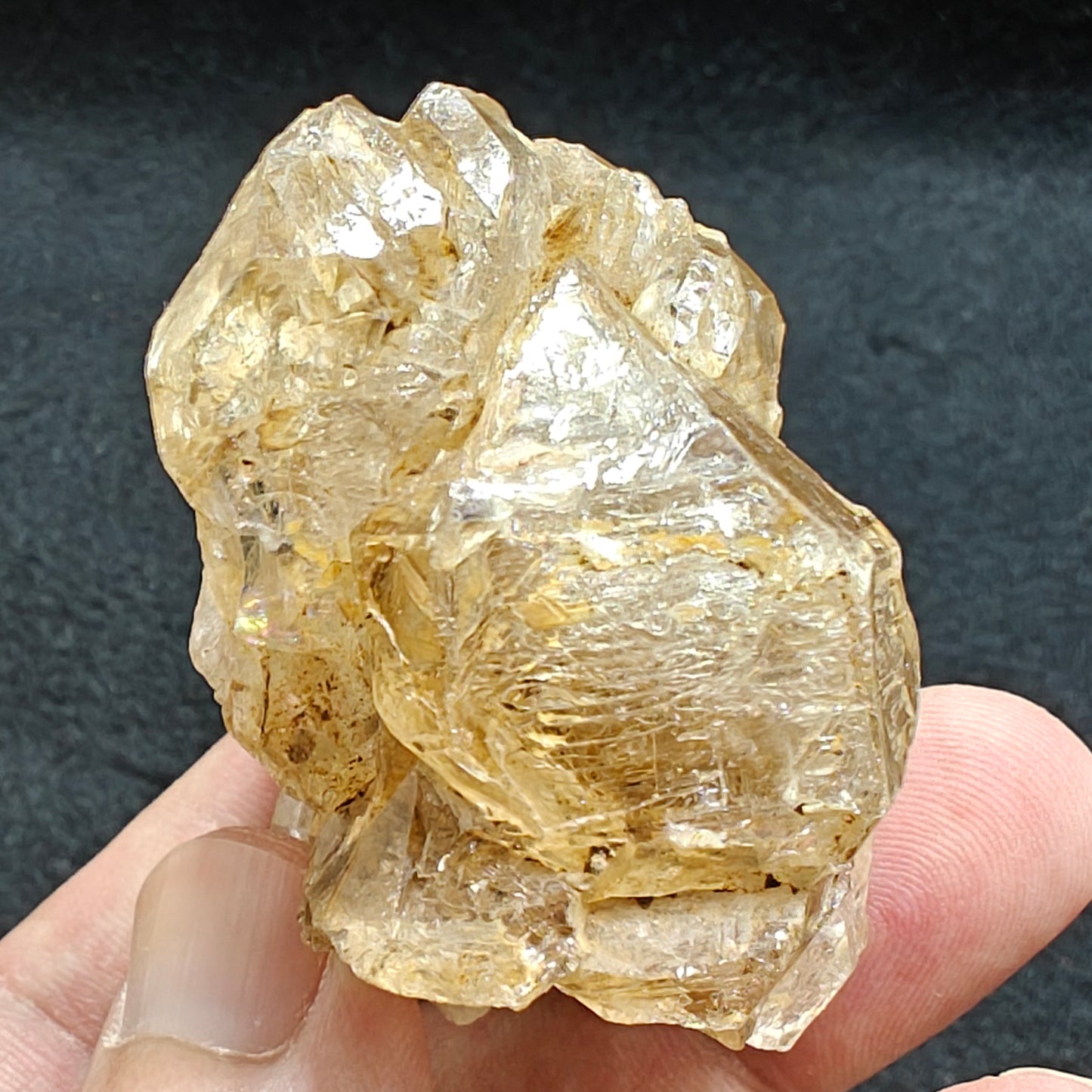 Natural window quartz fenster quartz crystal 111 grams