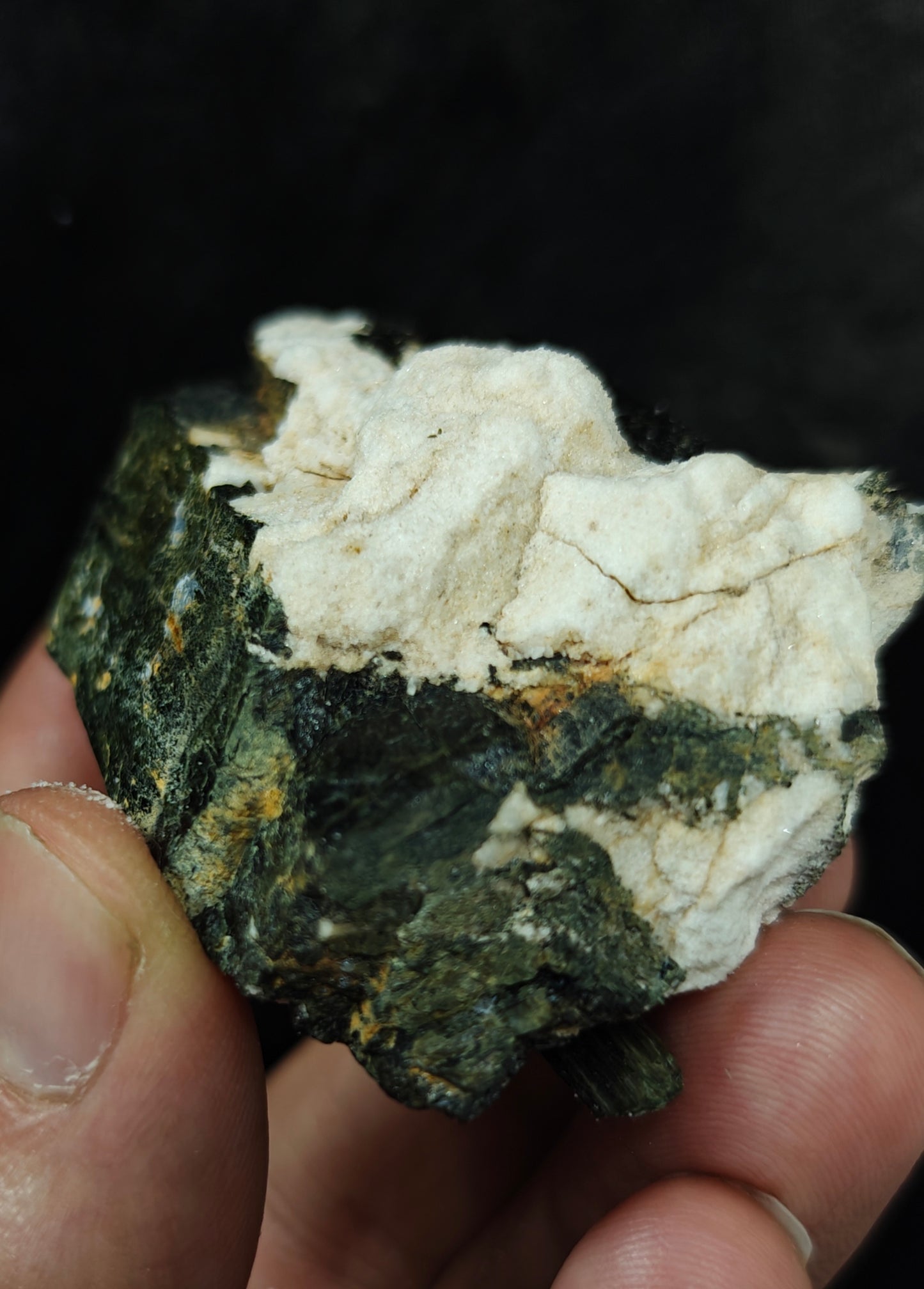 Single beautiful aesthetic terminated aegirine crystal specimen with Albite 140 grams