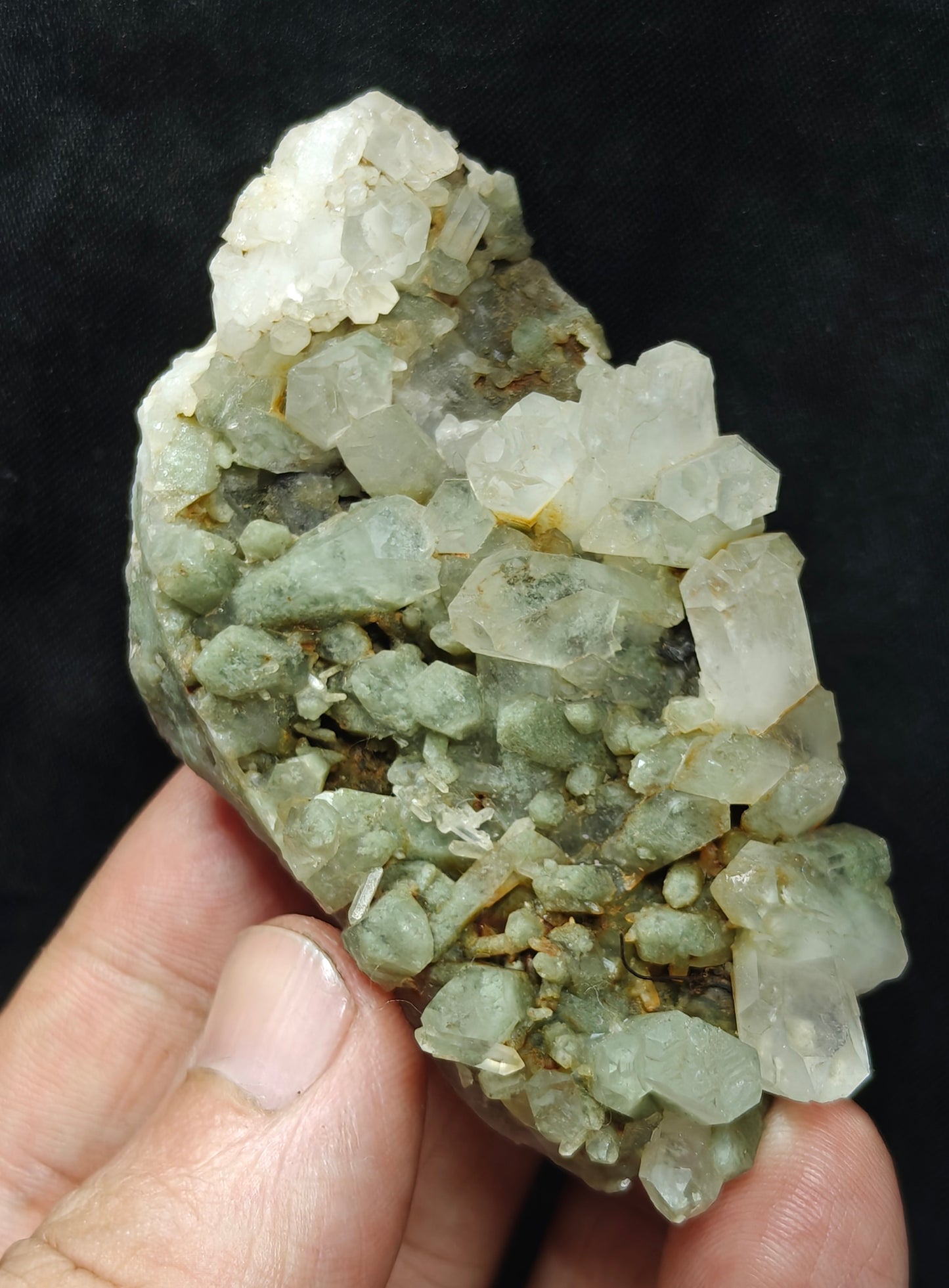 Natural terminated Chlorite Quartz crystals cluster 133 grams