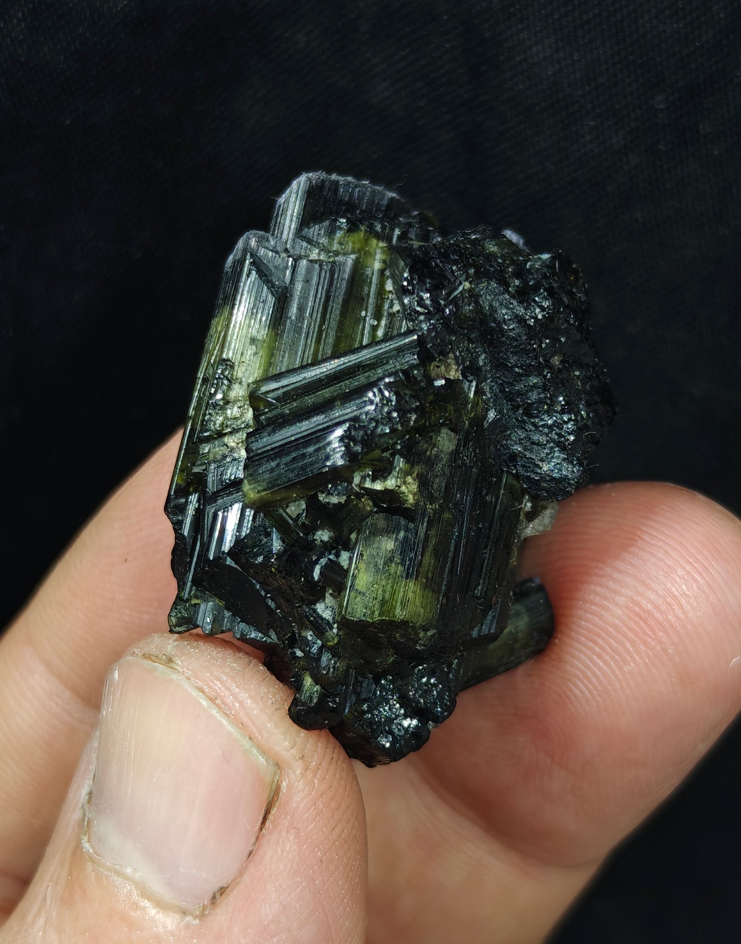Dark green color Tourmaline crystal chatoyance 26 grams