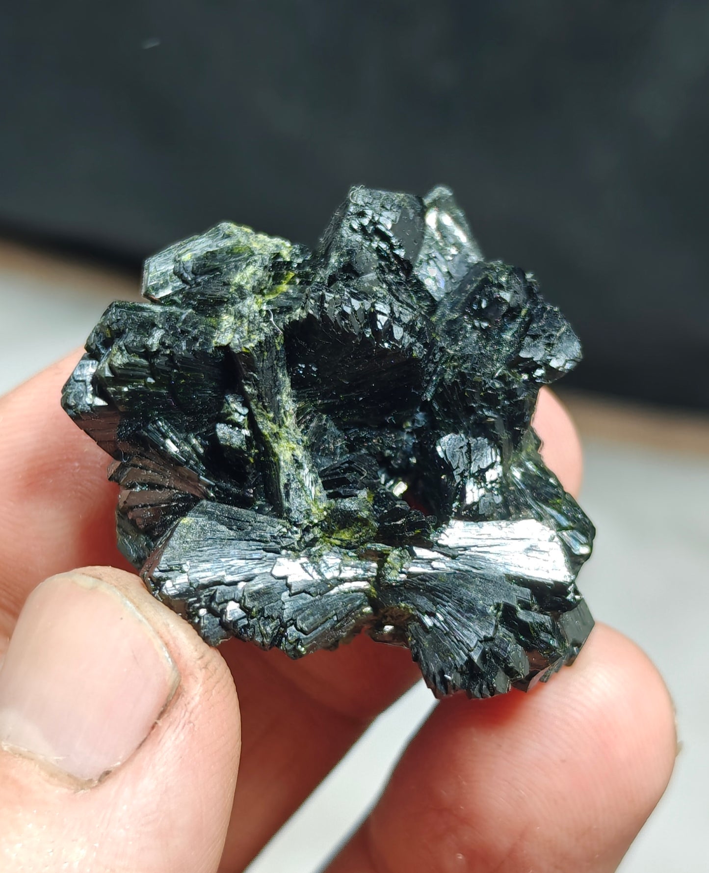 Bowtie Epidote cluster 28 grams