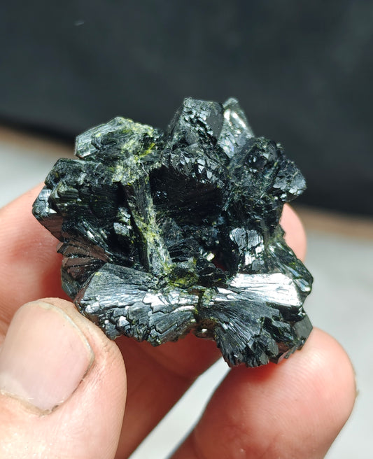 Bowtie Epidote cluster 28 grams
