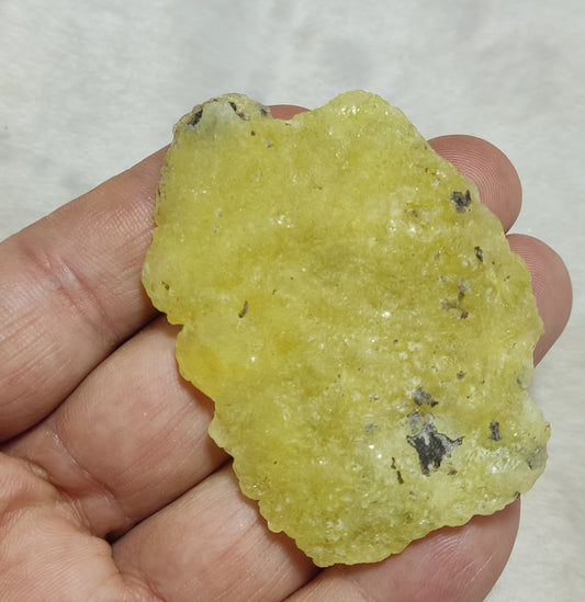 Natural yellow color Brucite 16 grams