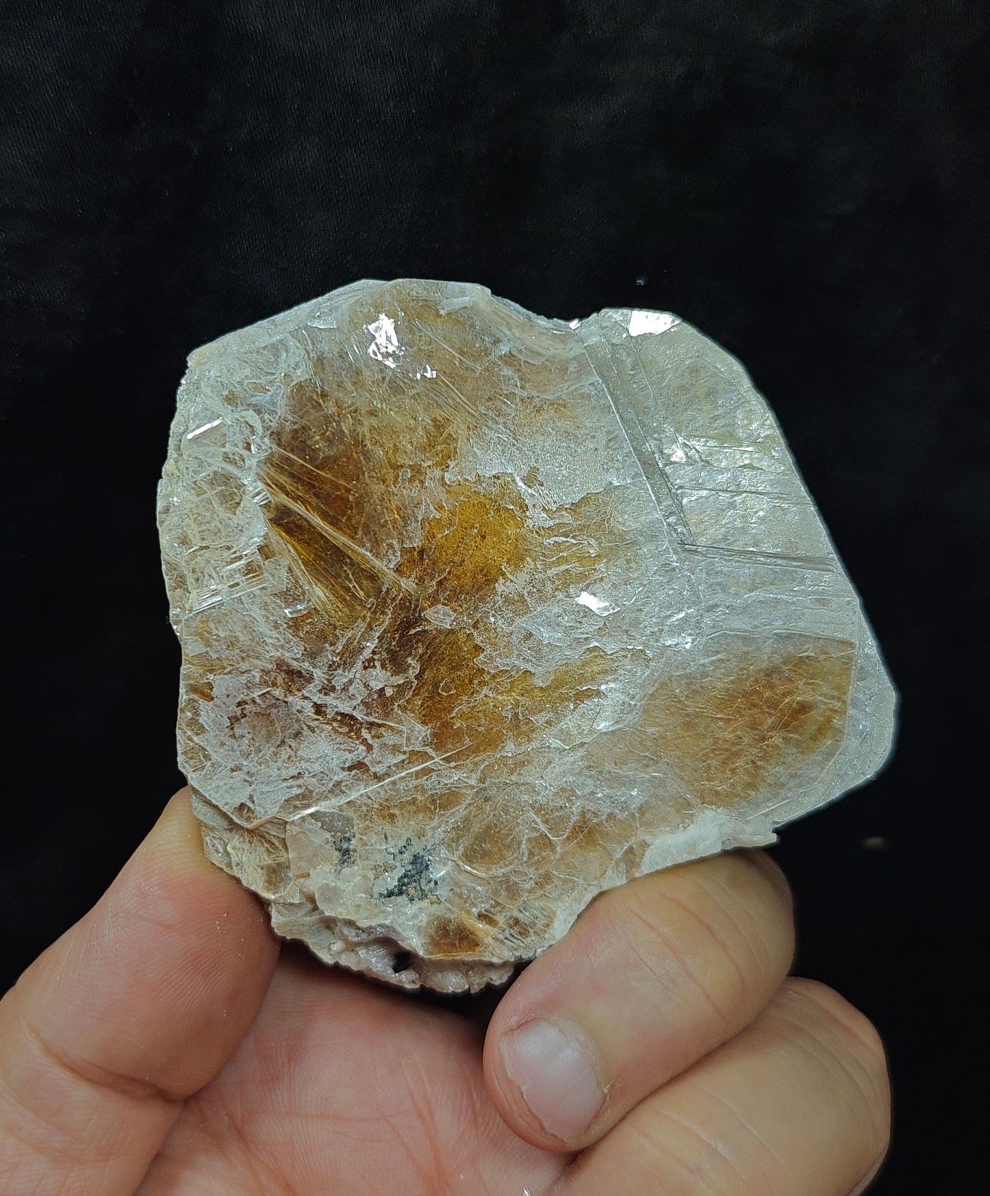 Mica variety muscovite 179 grams