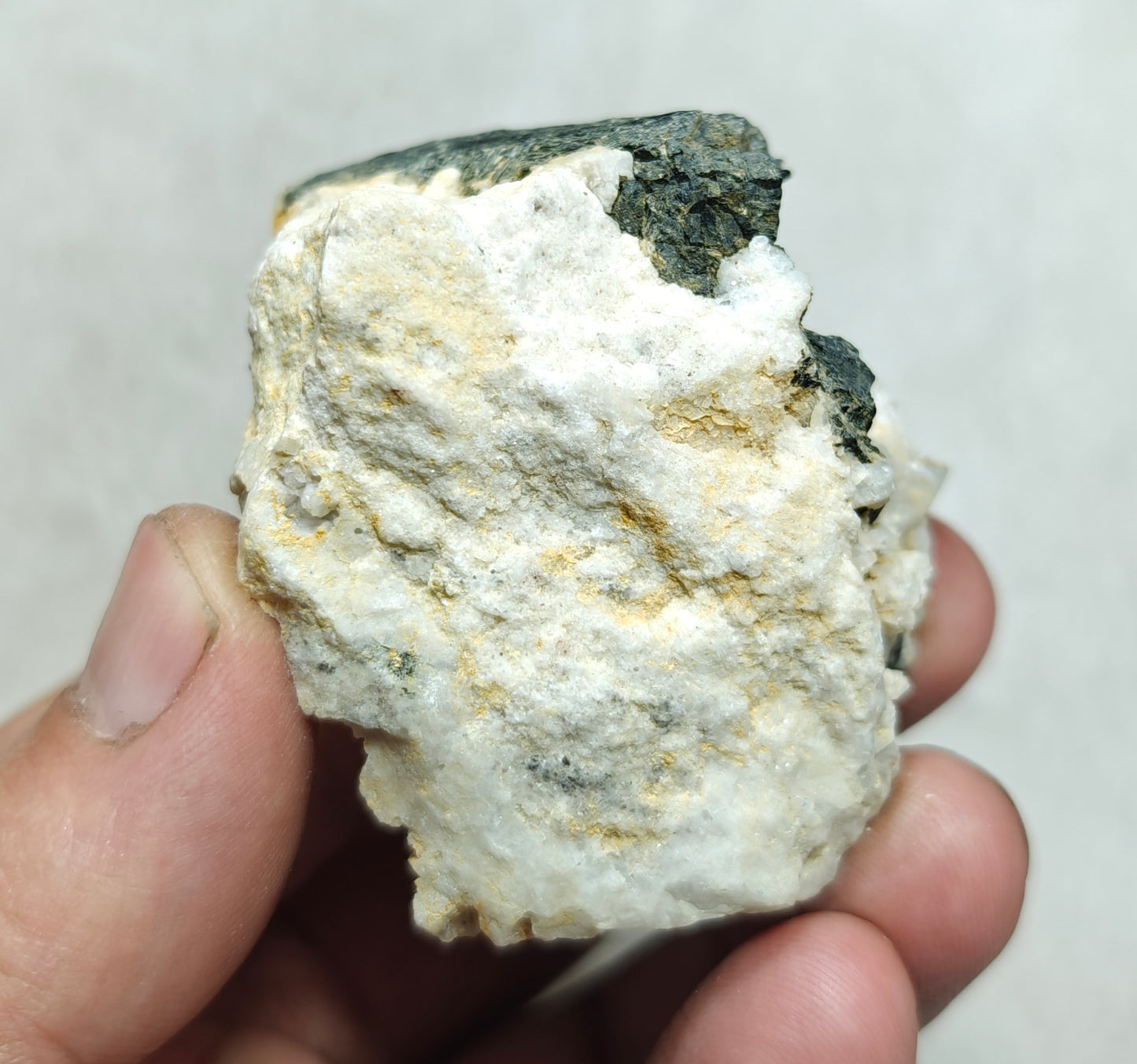 Single beautiful aesthetic aegirine crystals specimen with some calcite 94 grams