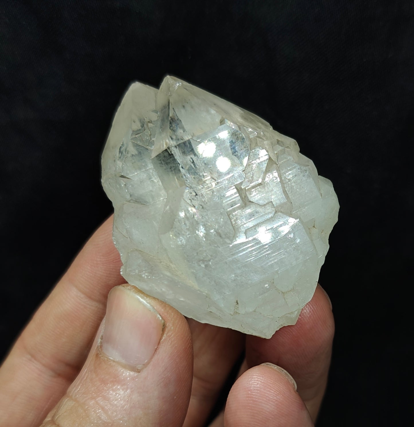 Natural gwindel quartz crystal 58 grams