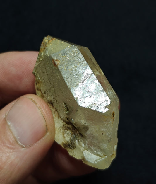 Natural gwindel quartz crystal 27 grams