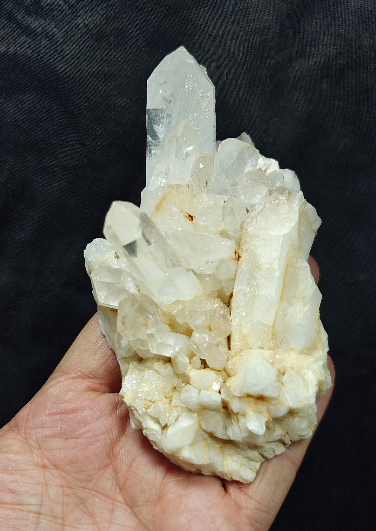 Natural Terminated quartz Crystals cluster 394 grams
