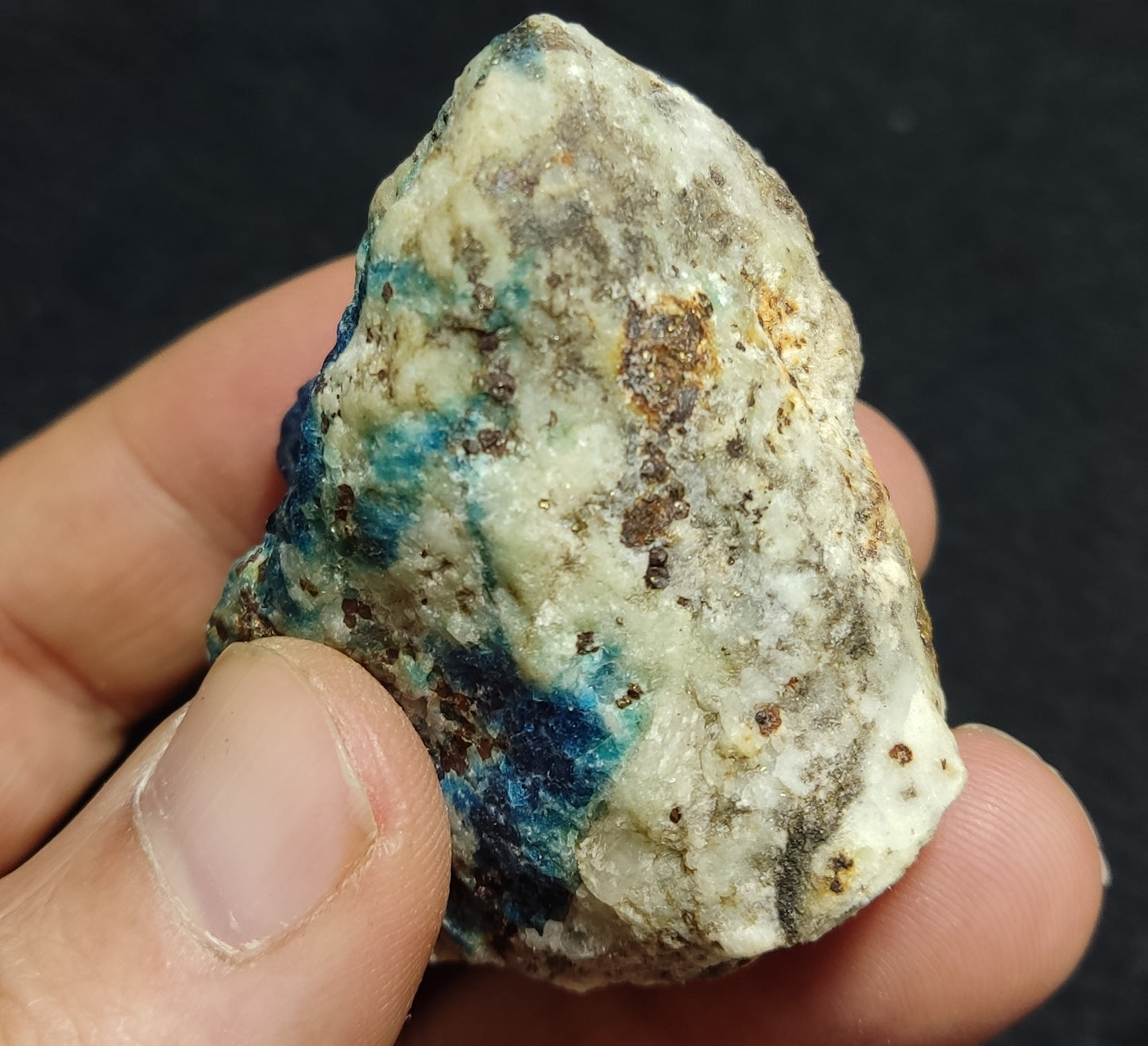 Lazurite/Sodalite/hauynite with Partly Fluorescent 96 grams