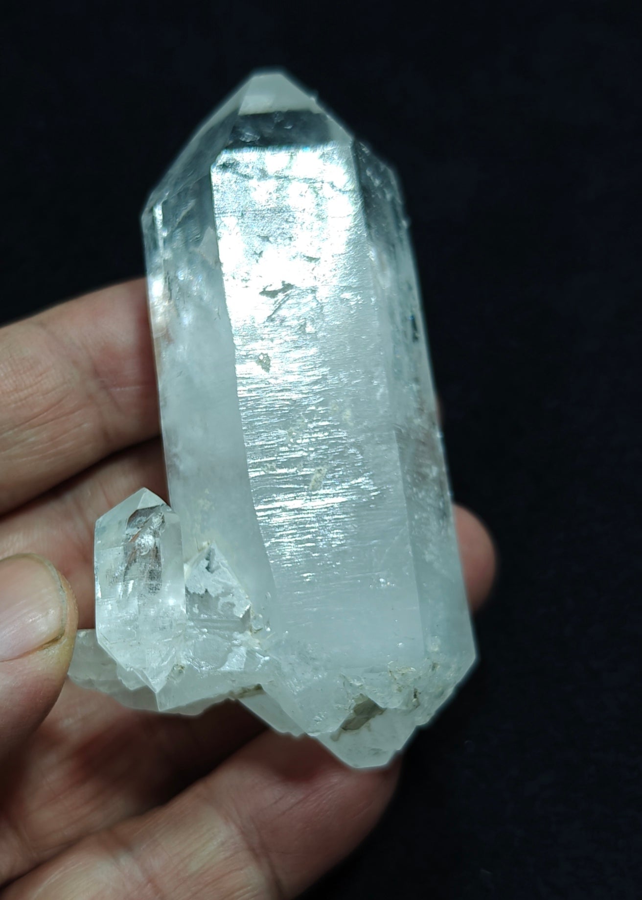 Natural quartz Crystals with twin crystals head and double terminated 133 grams