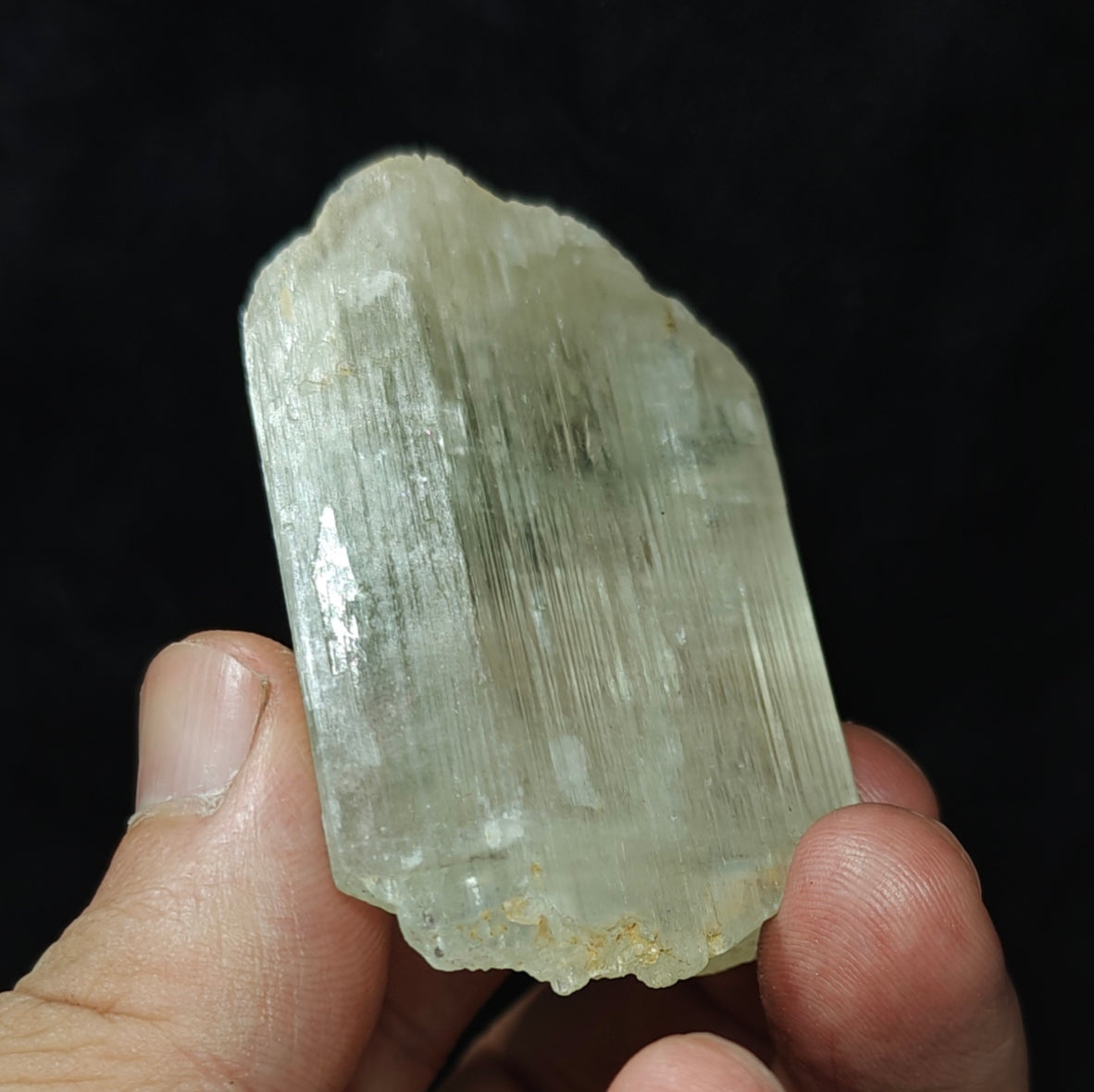 Natural spodumene crystal 81 grams