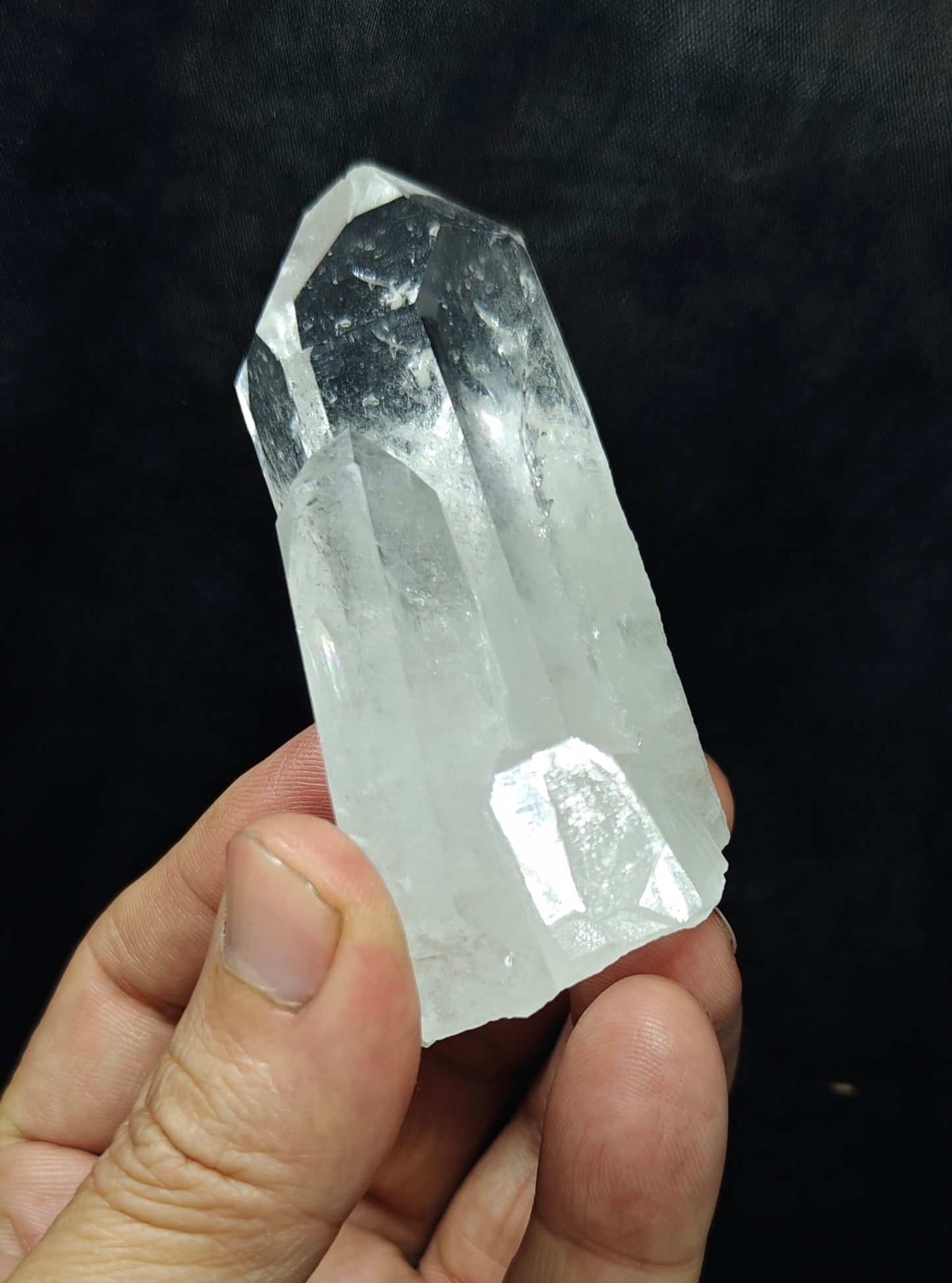 An amazing terminated twin Quartz Crystals specimen 142 grams