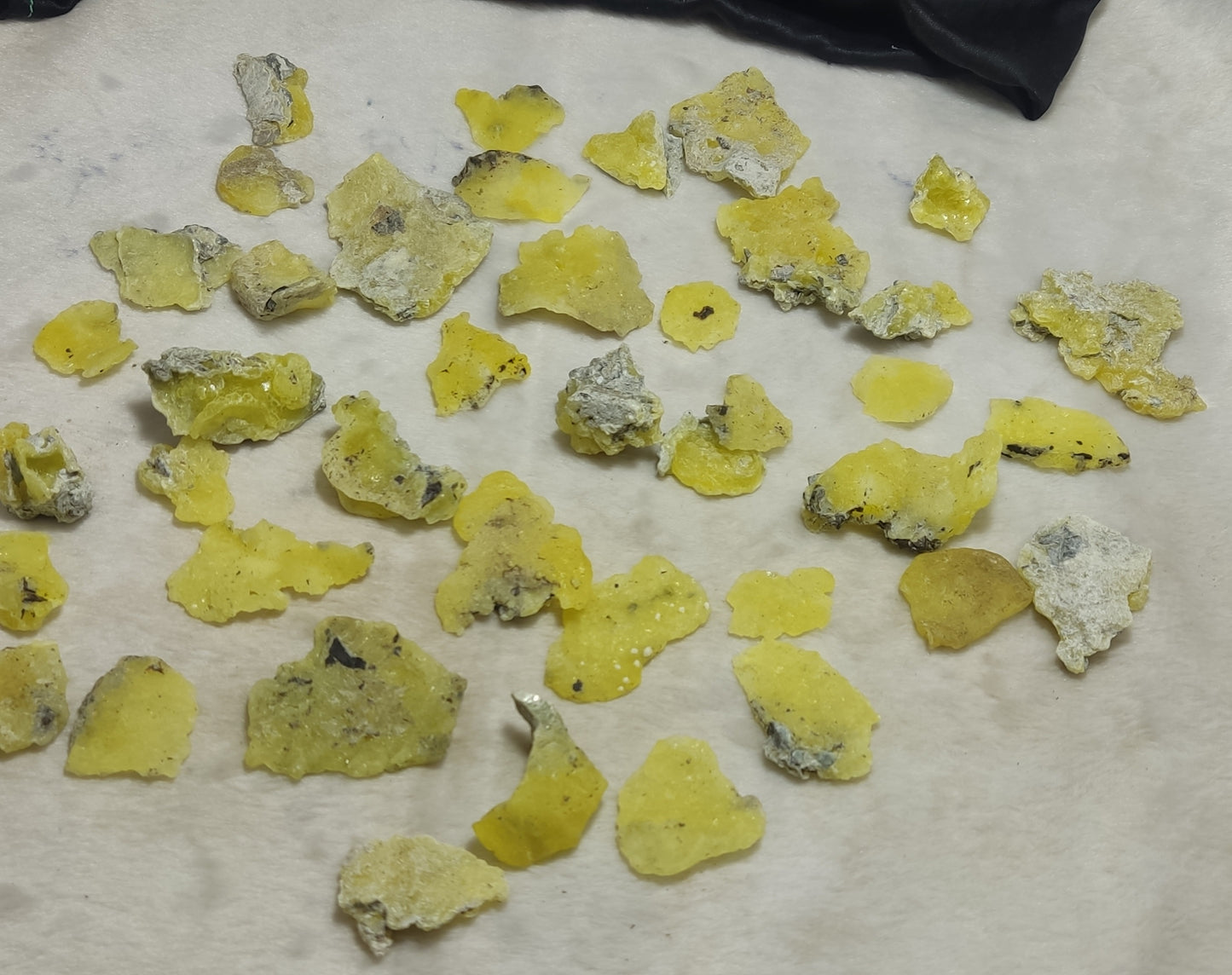 280 grams lot of Brucite